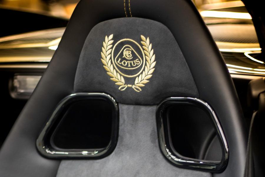 Детали интерьера Lotus Elise Cup 250 GP Edition 2018 года  (фото 5 из 5)